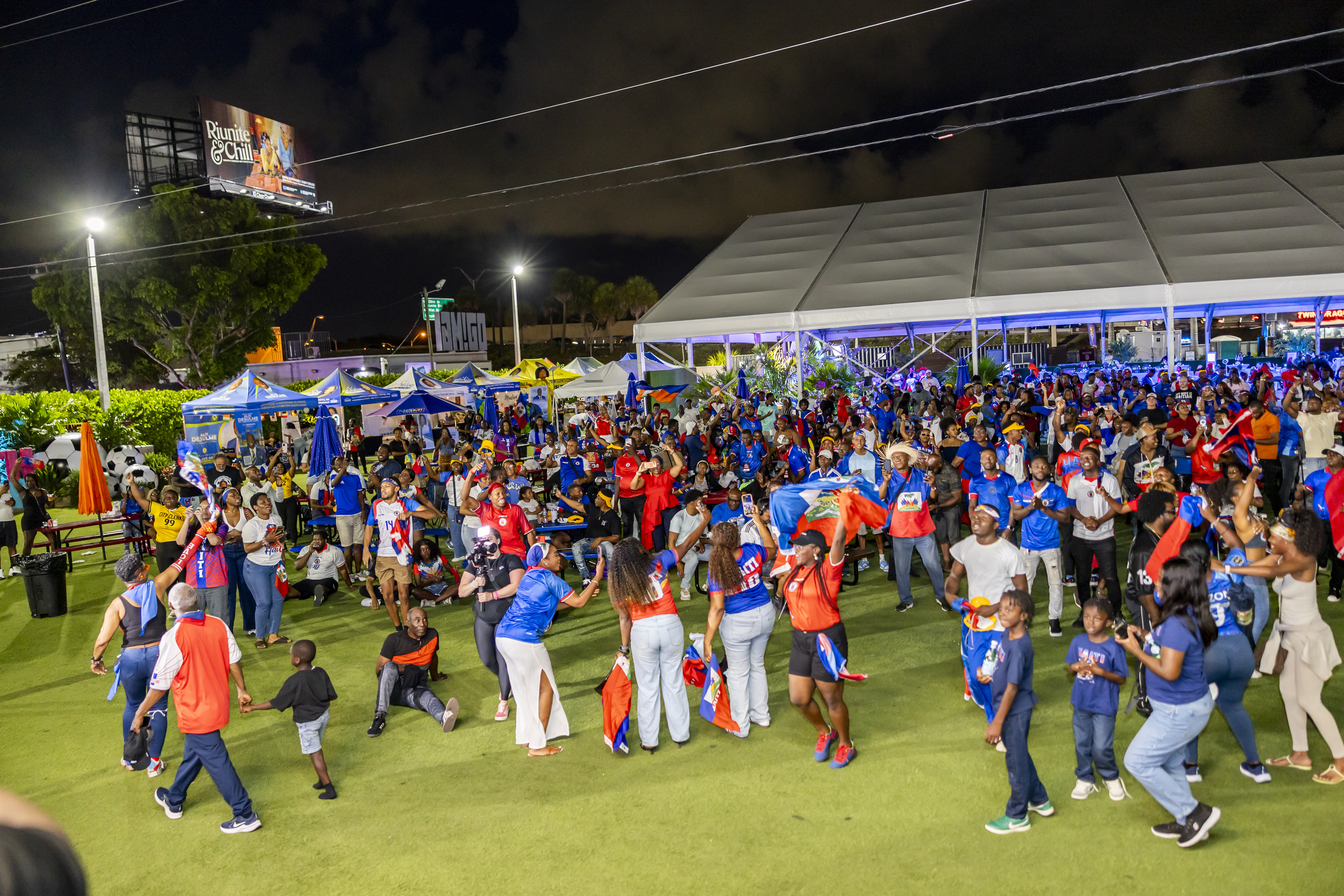 Night crowd